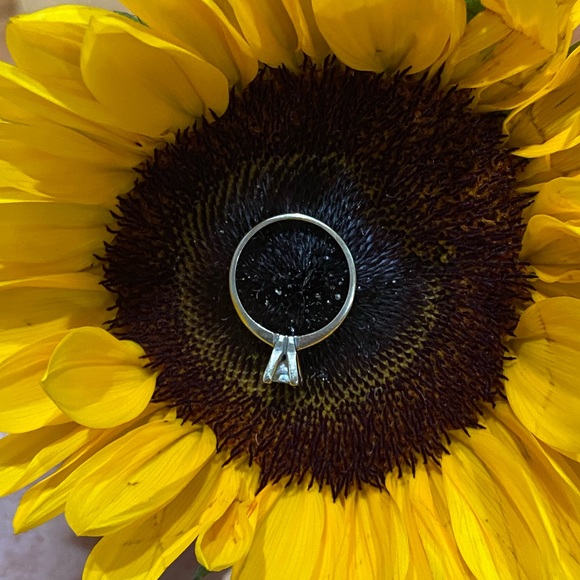 Princess cut engagement ring in white gold - Picture 2 of 6